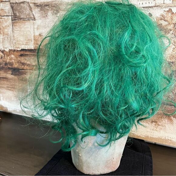 Messy Scrunchie Green Wig/Synthetic - Picture 4 of 7